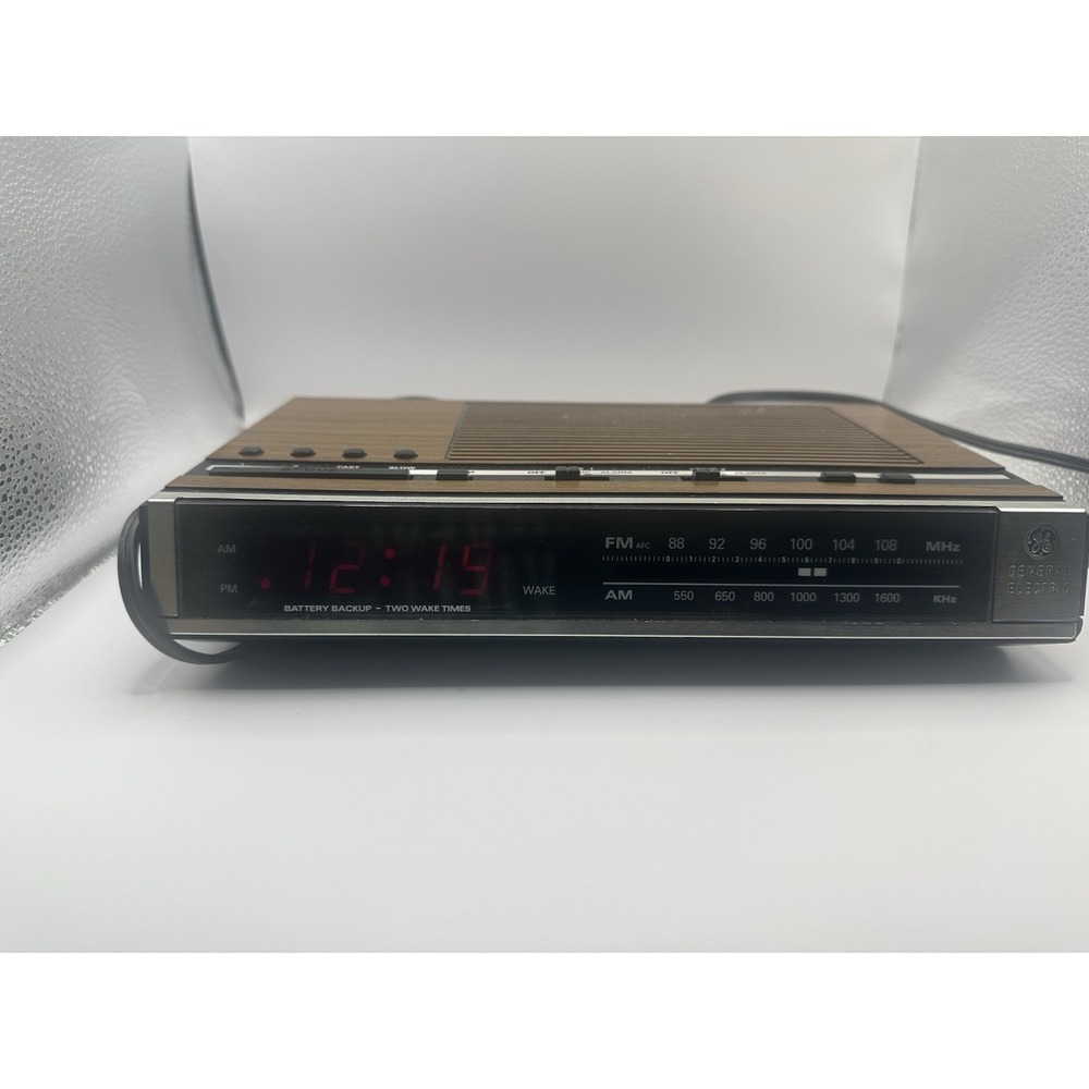 Vintage GE AM/FM Radio Alarm Clock Wood Grain Model 7-4636B Tested WORKS‎
